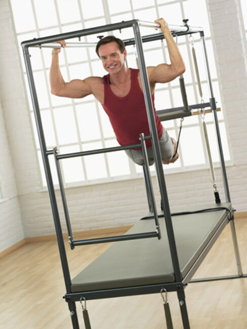 Bảo trì Cadillac Pilates trong studio Pilates chuyên nghiệp 